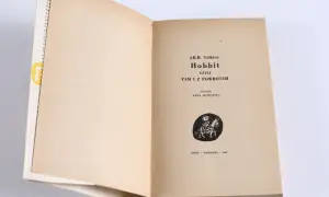 Kim jest autor książki Hobbit? Poznaj J.R.R. Tolkiena i jego dzieło