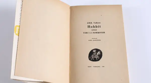 Kim jest autor książki Hobbit? Poznaj J.R.R. Tolkiena i jego dzieło